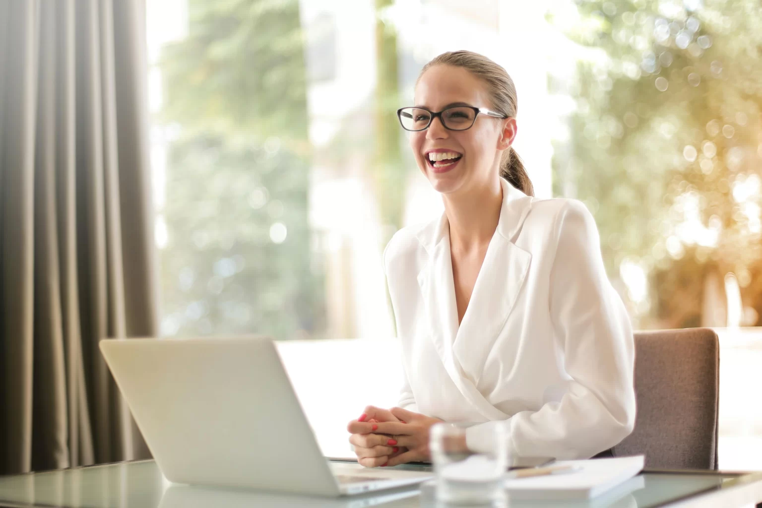 e Dilemme du Faux-semblant au Travail : Nécessité ou Superflu ?
