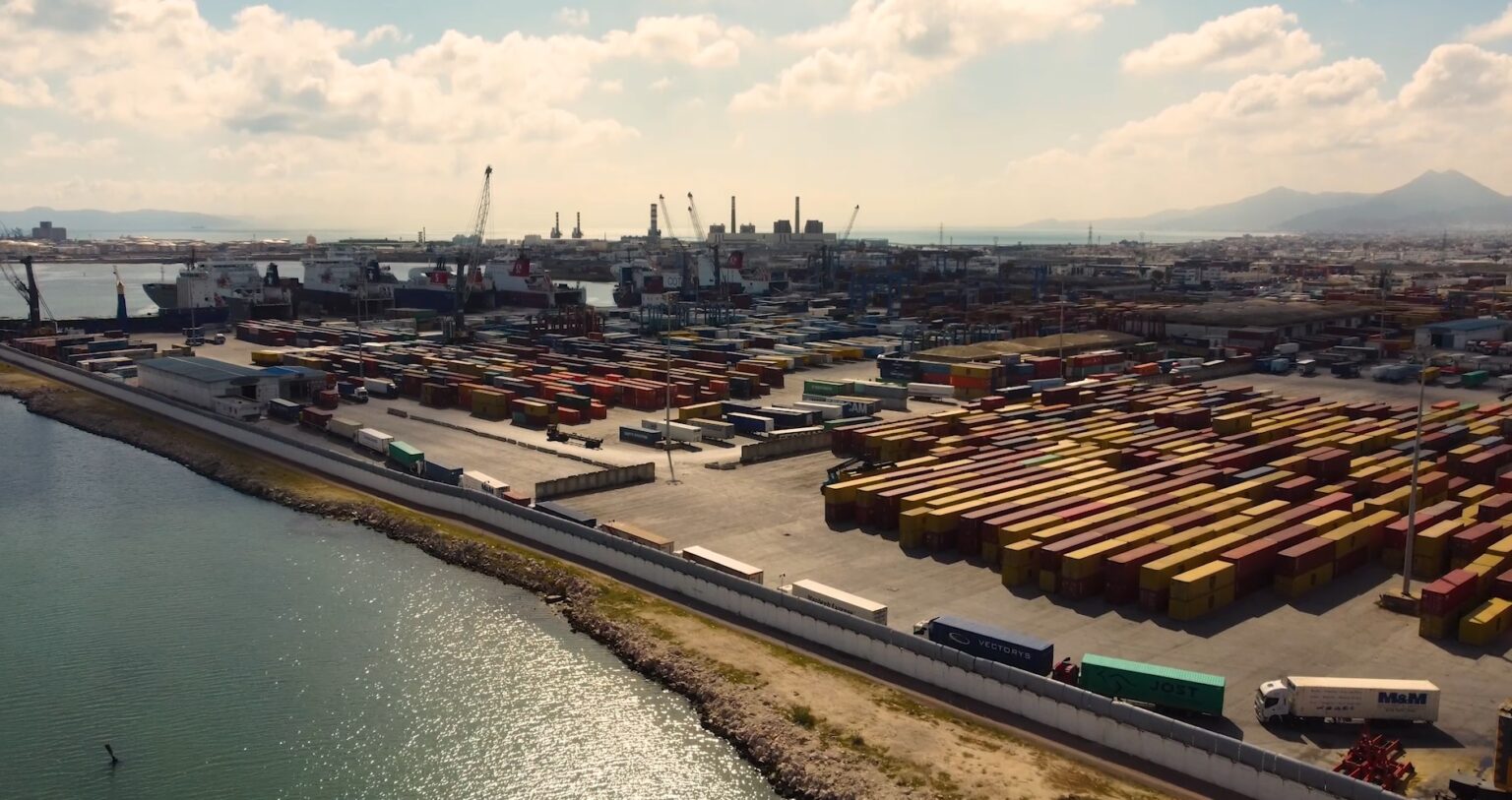 Tunisie : Le Déficit Commercial Réduit de 23% grâce aux Performances des Exportations